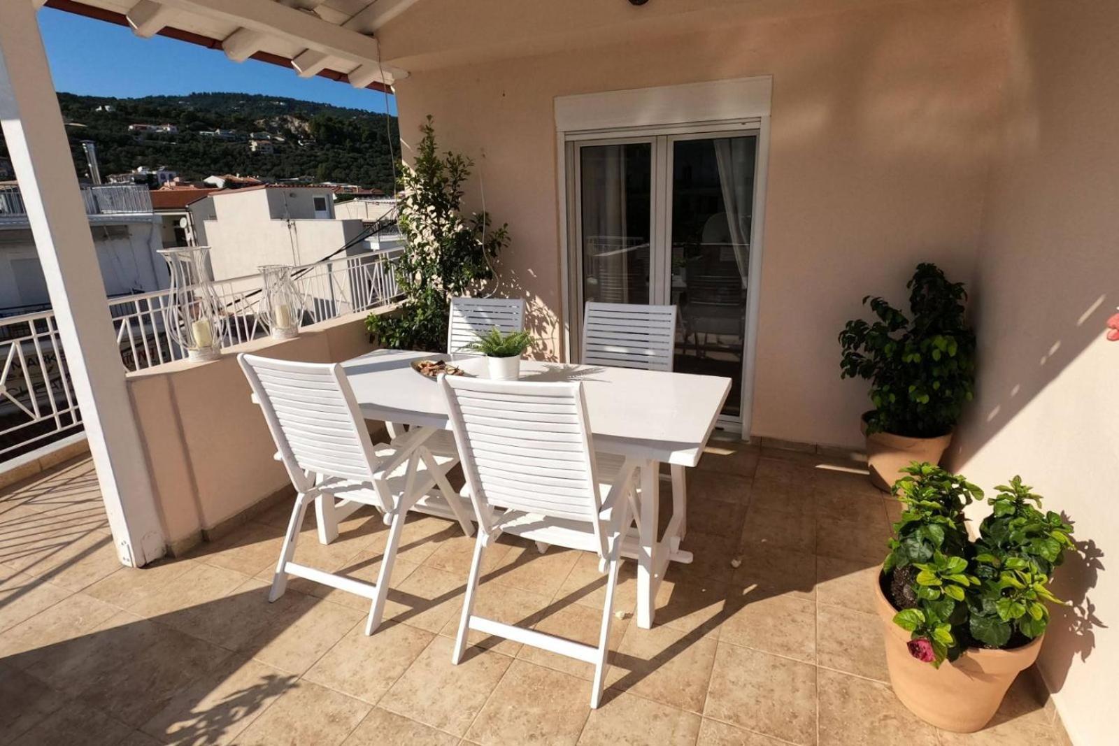 Bozikis House! A Cosy Apartment In The City Centre Skiathos Town Exterior photo